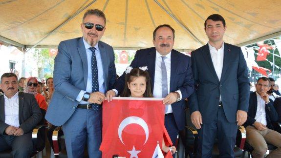 İlçemiz okullarından Feyyaz Berker İlkokulunun hazırladığı 2017-2018 Eğitim-Öğretim Yılı Sene Sonu Kapanış Töreni gerçekleştirildi.