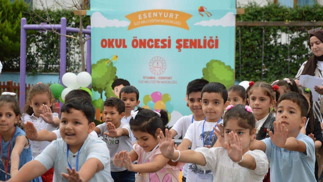 OKUL ÖNCESİ ŞENLİĞİ RENKLİ GÖRÜNTÜLERE SAHNE OLDU